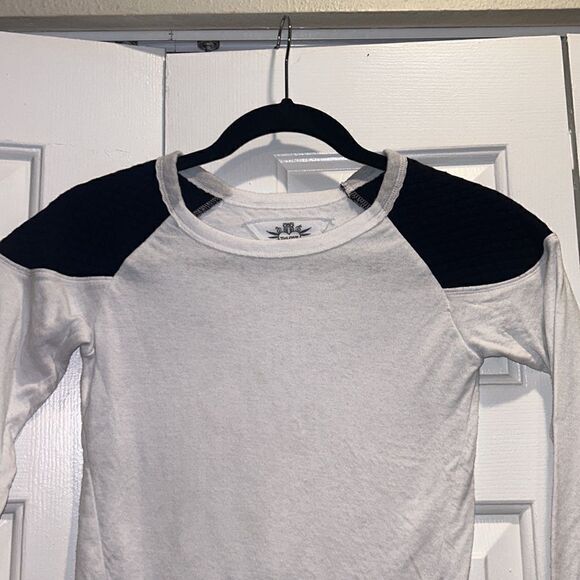 T2 Love Girls White/Black Lightweight Sweatshirt, Size 6 - Picture 2 of 10